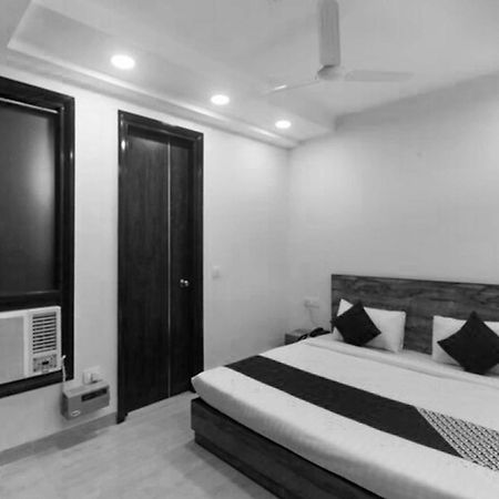 Super Hotel O Comfort Residency Near Artemis Hospital Ґурґаон Екстер'єр фото