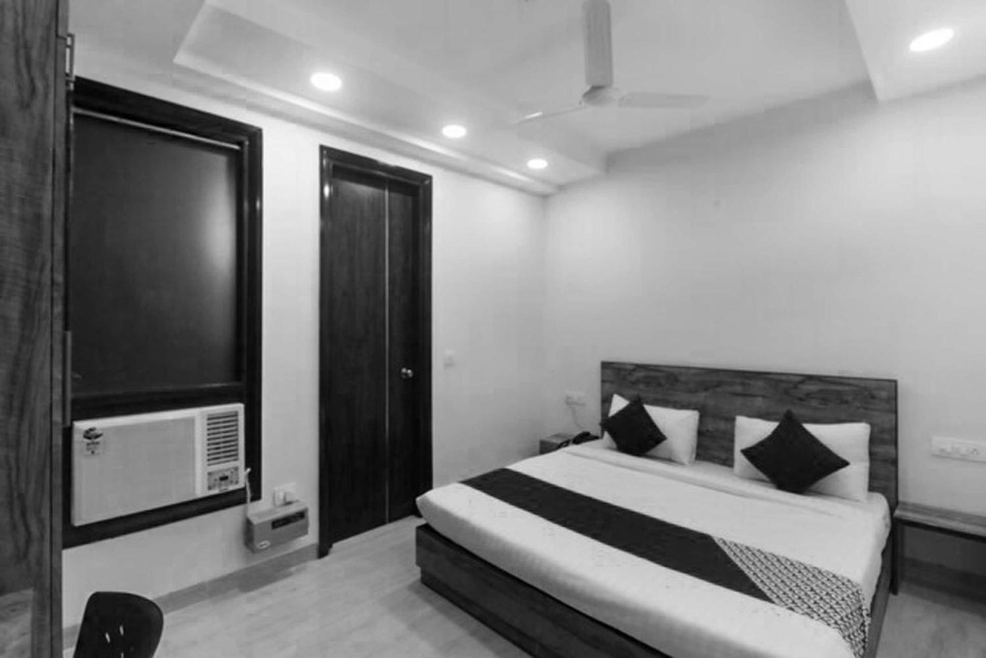 Super Hotel O Comfort Residency Near Artemis Hospital Ґурґаон Екстер'єр фото