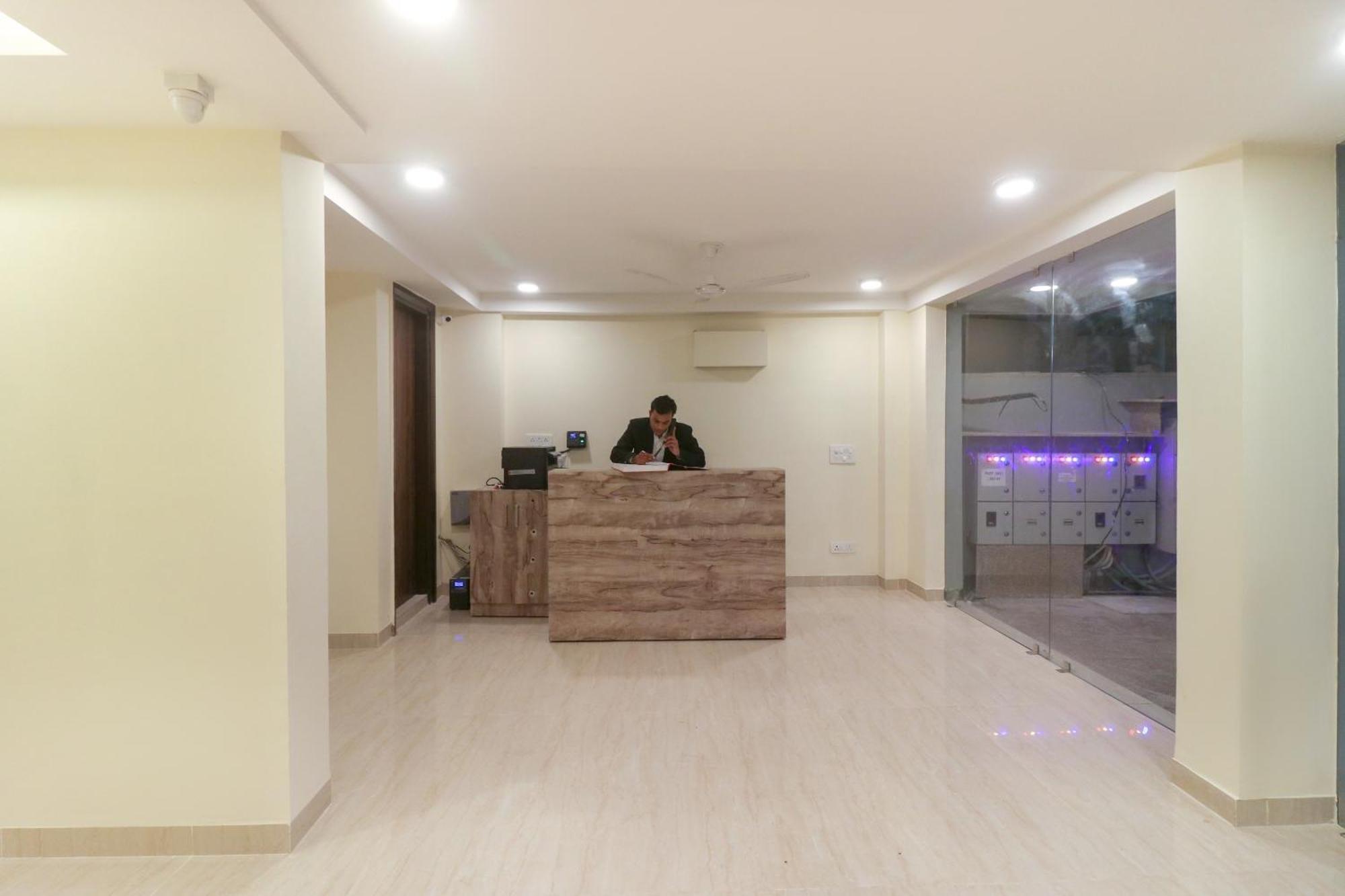 Super Hotel O Comfort Residency Near Artemis Hospital Ґурґаон Екстер'єр фото